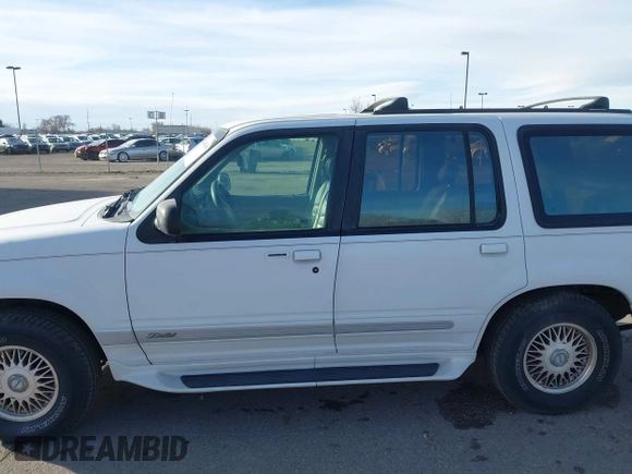 1995 Ford Explorer Eddie Bauer z VIN 1FMDU34X4SZB10719, wystawiony jako IAAI lot #41808364 z przebiegiem 140 085 mil mil oraz . Historia ofert i sprzedaży dostępna na DreamBid. Obrazek 6.