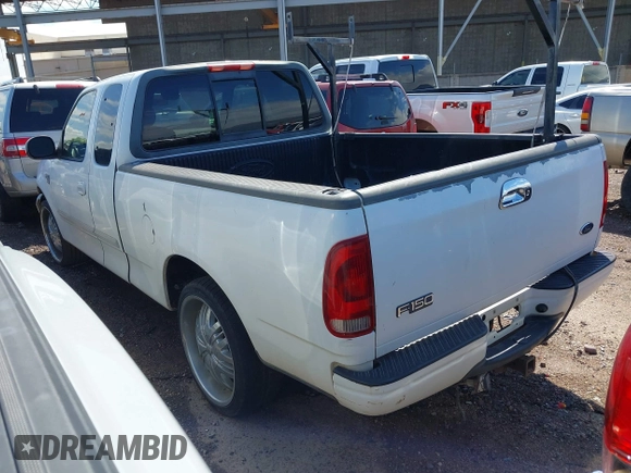2001 Ford F-150 XL z VIN 1FTRX17L31NA79032, wystawiony jako IAAI lot #42334280 z przebiegiem Nie podano mil oraz . Historia ofert i sprzedaży dostępna na DreamBid. Obrazek 3.