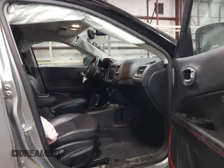 2019 Jeep Compass Trailhawk с VIN 3C4NJDDB0KT712004, выставлен на аукционе IAAI как лот 41667570 с пробегом 46 408 миль миль и . История ставок и продаж доступна на DreamBid. Изображение 5.