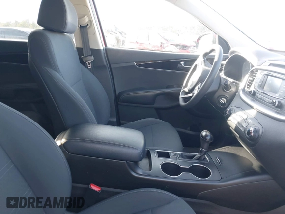 2018 Kia Sorento LX V6 with VIN 5XYPGDA50JG423071, listed as a IAAI auction lot 41275965 with 87,264 mi miles. Bid and sale history available at carsss.com. Image 5.