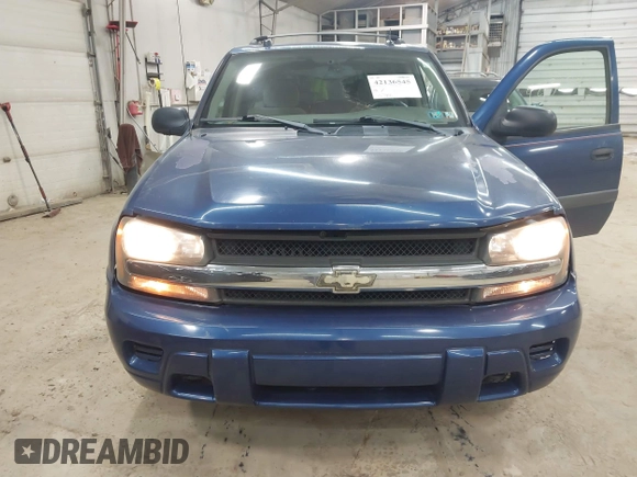 2005 Chevrolet TrailBlazer LT with VIN 1GNDT13S652299380, listed as a IAAI auction lot 42136545 with 153,406 mi miles and . Bid and sale history available at DreamBid. Image 6.