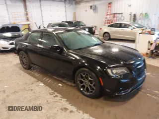 2016 Chrysler 300 with VIN 2C3CCAGG7GH329401, listed as a IAAI auction lot 41486084 with 163,942 mi miles. Bid and sale history available at carsss.com. Image 1.