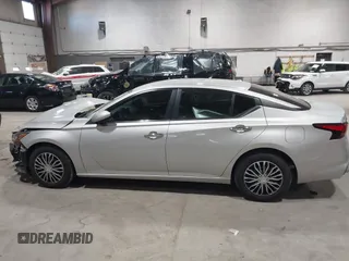 2020 Nissan Altima 2.5 S with VIN 1N4BL4BVXLC250435, listed as a IAAI auction lot 42005267 with 48,204 mi miles. Bid and sale history available at carsss.com. Image 14.