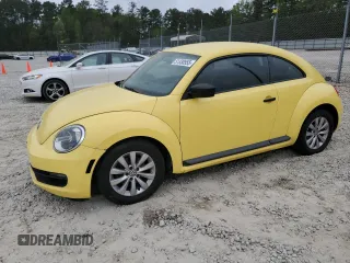 2015 Volkswagen Beetle Fleet Edition with VIN 3VWF17AT4FM609717, listed as a Copart auction lot 51330555 with 146,017 mi miles and Clean Title. Bid and sale history available at DreamBid. Image 1.