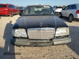 1994 Mercedes-Benz 400 with VIN WDBEA34E8RC032408, listed as a Copart auction lot 43827975 with 122,130 mi miles and Clean Title. Bid and sale history available at carsss.com. Image 5.