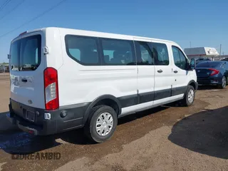 2019 Ford Transit Passenger XL z VIN 1FBZX2ZM8KKA75772, wystawiony jako IAAI lot #41990148 z przebiegiem 101 809 mil mil oraz . Historia ofert i sprzedaży dostępna na DreamBid. Obrazek 4.