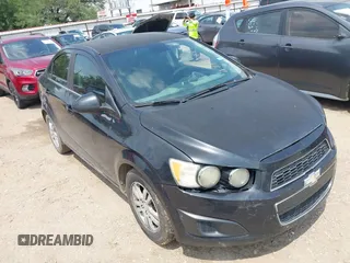2013 Chevrolet Sonic LT with VIN 1G1JC5SH6D4245940, listed as a IAAI auction lot 42124231 with 1 mi miles. Bid and sale history available at carsss.com. Image 1.