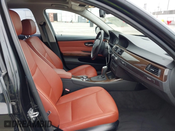 2011 BMW 3 Series 328i with VIN WBAPH7C50BE683442, listed as a IAAI auction lot 42203592 with 82,113 mi miles and . Bid and sale history available at carsss.com. Image 5.