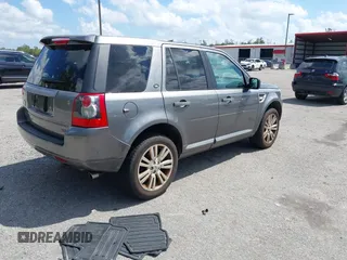2010 Land Rover LR2 HSE z VIN SALFR2BN4AH173956, wystawiony jako IAAI lot #41795526 z przebiegiem 108 457 mil mil oraz . Historia ofert i sprzedaży dostępna na DreamBid. Obrazek 4.