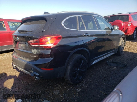 2020 BMW X1 xDrive28i with VIN WBXJG9C01L5R68795, listed as a Copart auction lot 68192462 with 15,925 mi miles. Bid and sale history available at carsss.com. Image 3.