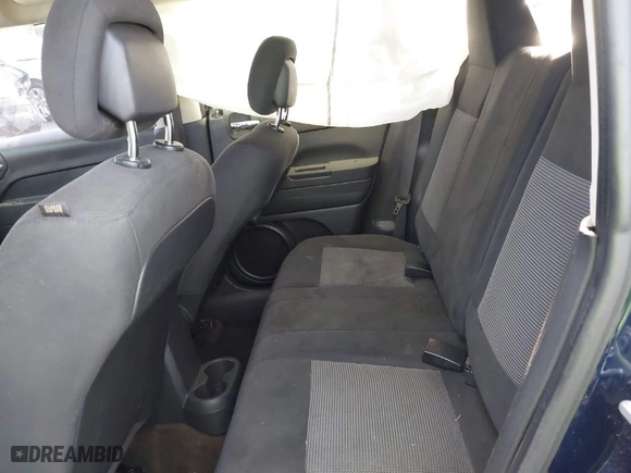 2016 Jeep Patriot Sport with VIN 1C4NJPBB8GD682090, listed as a IAAI auction lot 41915040 with 155,284 mi miles. Bid and sale history available at carsss.com. Image 8.