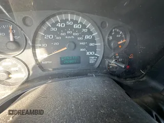 2003 GMC Savana Cargo z VIN 1GTHG35U431113170, wystawiony jako Copart lot #88987945 z przebiegiem 293 807 mil mil oraz Tytuł czysty. Historia ofert i sprzedaży dostępna na DreamBid. Obrazek 8.