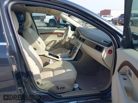 2011 Volvo S80 3.2L z VIN YV1952AS2B1144001, wystawiony jako IAAI lot #42279471 z przebiegiem 107 984 mil mil oraz . Historia ofert i sprzedaży dostępna na DreamBid. Obrazek 5.