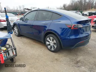 2024 Tesla Model Y Long Range with VIN 7SAYGDEE9RA269882, listed as a IAAI auction lot 41771485 with 18,145 mi miles. Bid and sale history available at carsss.com. Image 3.