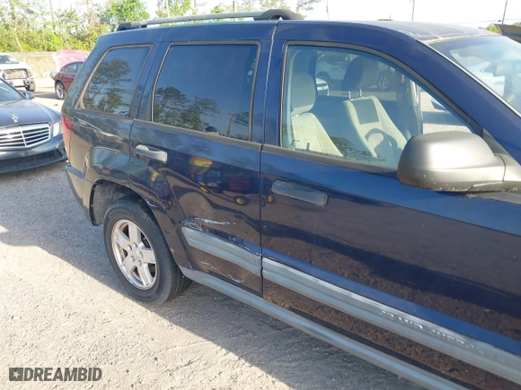 2005 Jeep Grand Cherokee Laredo with VIN 1J4GS48K35C541887, listed as a IAAI auction lot 41956175 with 1 mi miles. Bid and sale history available at carsss.com. Image 6.