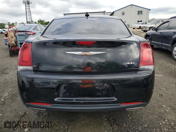 2019 Chrysler 300 S z VIN 2C3CCABG0KH601139, wystawiony jako Copart lot #59039125 z przebiegiem 82 672 mil mil oraz Czysty tytuł • Clean title. Historia ofert i sprzedaży dostępna na DreamBid. Obrazek 6.