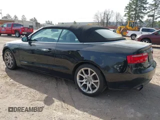 2011 Audi A5 Premium z VIN WAUAFAFH2BN000462, wystawiony jako IAAI lot #41827465 z przebiegiem 176 294 mil mil oraz . Historia ofert i sprzedaży dostępna na DreamBid. Obrazek 3.