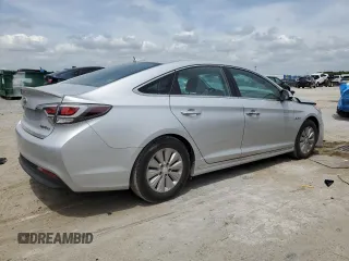 2016 Hyundai Sonata SE with VIN KMHE24L12GA036400, listed as a Copart auction lot 53820465 with 119,869 mi miles and Non Repairable. Bid and sale history available at DreamBid. Image 3.