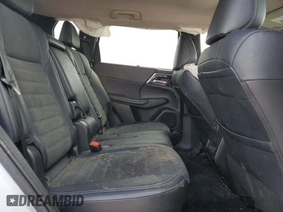 2023 Mitsubishi Outlander SE z VIN JA4J3UA83PZ061933, wystawiony jako Copart lot #54256165 z przebiegiem 34 625 mil mil oraz Szkoda całkowita • Salvage title. Historia ofert i sprzedaży dostępna na DreamBid. Obrazek 11.