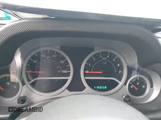 2008 Jeep Wrangler Unlimited Sahara с VIN 1J4GA59138L505460, выставлен на аукционе IAAI как лот 41846611 с пробегом 116 658 миль миль и . История ставок и продаж доступна на DreamBid. Изображение 7.
