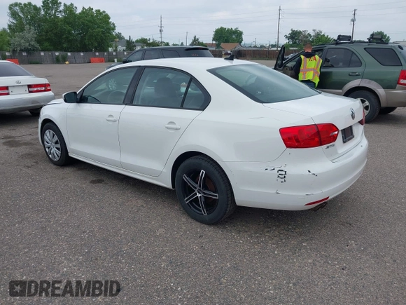 2011 Volkswagen Jetta SE with VIN 3VWDZ7AJ9BM323337, listed as a IAAI auction lot 42439854 with 167,275 mi miles and . Bid and sale history available at DreamBid. Image 3.