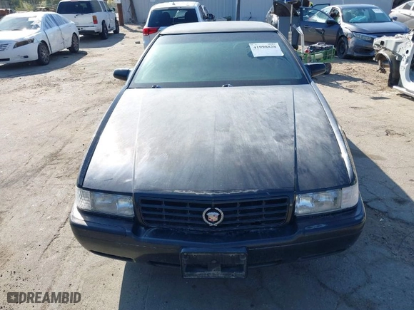 2001 Cadillac Eldorado Touring ETC with VIN 1G6ET12911B103774, listed as a IAAI auction lot 41998828 with 128,724 mi miles. Bid and sale history available at carsss.com. Image 6.