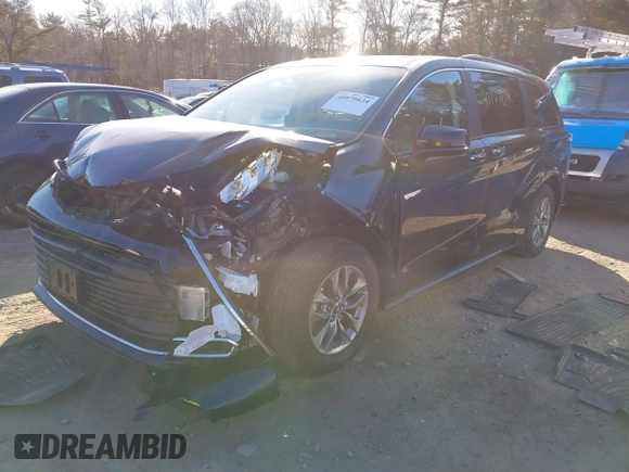 2023 Toyota Sienna XLE with VIN 5TDJSKFC7PS091741, listed as a IAAI auction lot 40979834 with 49,285 mi miles. Bid and sale history available at carsss.com. Image 2.
