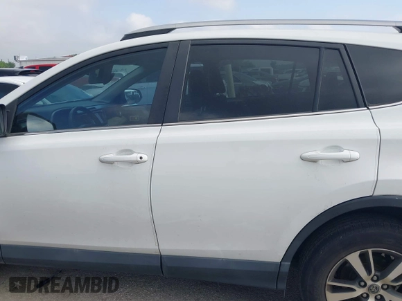 2018 Toyota RAV4 XLE z VIN 2T3WFREV2JW501356, wystawiony jako IAAI lot #42087027 z przebiegiem 32 117 mil mil oraz . Historia ofert i sprzedaży dostępna na DreamBid. Obrazek 14.