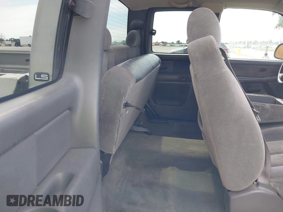 2003 Chevrolet Silverado 1500 LT with VIN 2GCEK19T131364293, listed as a IAAI auction lot 42025176 with 291,932 mi miles. Bid and sale history available at carsss.com. Image 8.