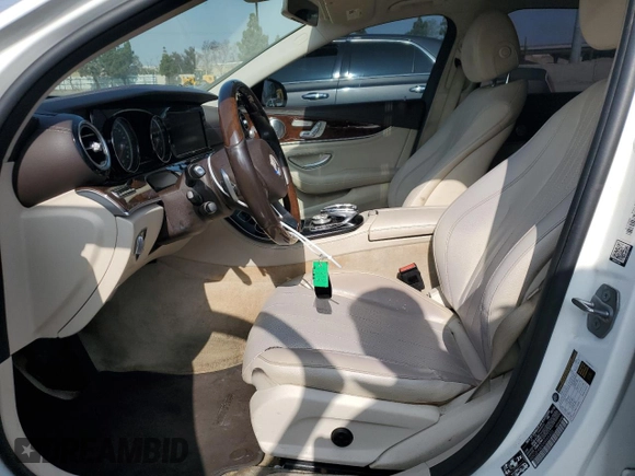 2017 Mercedes-Benz E 300 Luxury с VIN WDDZF4JBXHA069223, выставлен на аукционе Copart как лот 61022115 с пробегом 160 588 миль миль и Чистый • Clean title. История ставок и продаж доступна на DreamBid. Изображение 7.
