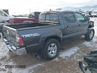 2015 Toyota Tacoma z VIN 3TMLU4EN8FM177785, wystawiony jako IAAI lot #41082160 z przebiegiem 156 761 mil mil oraz . Historia ofert i sprzedaży dostępna na DreamBid. Obrazek 4.