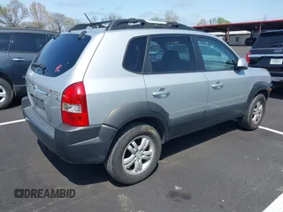 2007 Hyundai Tucson SE with VIN KM8JN12D37U672371, listed as a IAAI auction lot 41925218 with 222,434 mi miles. Bid and sale history available at carsss.com. Image 4.
