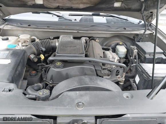 2002 GMC Envoy SLT with VIN 1GKDT13S222241632, listed as a IAAI auction lot 41361598 with 275,343 mi miles. Bid and sale history available at carsss.com. Image 10.