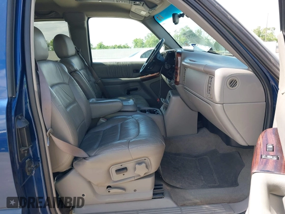 2000 Chevrolet Silverado 1500 LS with VIN 2GCEC19T4Y1405522, listed as a IAAI auction lot 42072973 with 140,293 mi miles and . Bid and sale history available at DreamBid. Image 5.