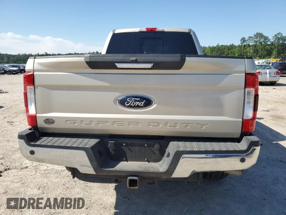 2017 Ford F-250 Lariat z VIN 1FT7W2BT4HEE81000, wystawiony jako Copart lot #54403275 z przebiegiem 125 666 mil mil oraz Czysty tytuł • Clean title. Historia ofert i sprzedaży dostępna na DreamBid. Obrazek 6.