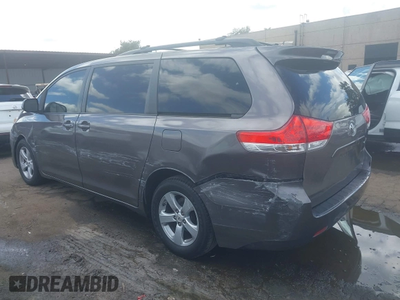 2011 Toyota Sienna LE AAS with VIN 5TDKK3DC4BS044382, listed as a IAAI auction lot 39280364 with 104,262 mi miles. Bid and sale history available at carsss.com. Image 3.