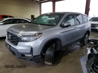 2024 Honda Passport EX-L z VIN 5FNYF8H55RB019867, wystawiony jako Copart lot #50025235 z przebiegiem 17 636 mil mil oraz Tytuł czysty. Historia ofert i sprzedaży dostępna na DreamBid. Obrazek 1.