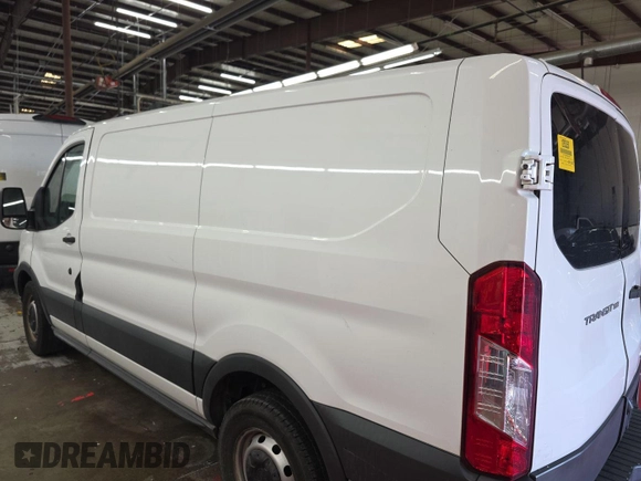 2016 Ford Transit Cargo z VIN 1FTYE1YM1GKB15643, wystawiony jako IAAI lot #42585640 z przebiegiem 301 257 mil mil oraz . Historia ofert i sprzedaży dostępna na DreamBid. Obrazek 8.