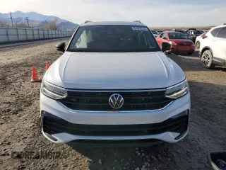 2022 Volkswagen Tiguan SE R-Line Black with VIN 3VV8B7AX8NM071695, listed as a Copart auction lot 87423714 with 27,776 mi miles and Salvage Title. Bid and sale history available at DreamBid. Image 5.