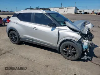 2019 Nissan Kicks SR with VIN 3N1CP5CU2KL514008, listed as a Copart auction lot 53964815 with 68,273 mi miles and Salvage Title. Bid and sale history available at carsss.com. Image 4.