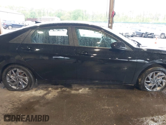 2024 Hyundai Elantra SEL with VIN KMHLM4DG5RU720170, listed as a IAAI auction lot 42197829 with 18,398 mi miles and . Bid and sale history available at DreamBid. Image 14.