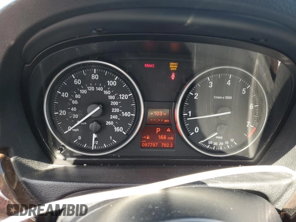 2010 BMW 3 Series 328i xDrive z VIN WBAPK5C56AA647752, wystawiony jako Copart lot #64165885 z przebiegiem 97 797 mil mil oraz Szkoda całkowita • Salvage title. Historia ofert i sprzedaży dostępna na DreamBid. Obrazek 9.