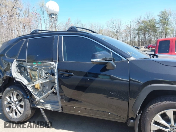 2024 Toyota RAV4 XLE Premium with VIN 2T3A1RFV9RC425493, listed as a IAAI auction lot 41973775 with 15,827 mi miles and . Bid and sale history available at DreamBid. Image 13.