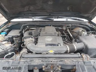 2005 Nissan Pathfinder LE with VIN 5N1AR18WX5C767882, listed as a IAAI auction lot 41867115 with 216,147 mi miles. Bid and sale history available at carsss.com. Image 10.