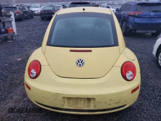 2010 Volkswagen New Beetle Coupe with VIN 3VWPG3AG9AM010836, listed as a Copart auction lot 84252304 with 79,692 mi miles and Clean Title. Bid and sale history available at carsss.com. Image 6.