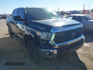 2018 Toyota Tundra SR5 z VIN 5TFDW5F10JX686756, wystawiony jako IAAI lot #41669007 z przebiegiem 178 532 mil mil oraz . Historia ofert i sprzedaży dostępna na DreamBid. Obrazek 1.
