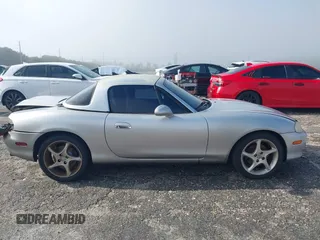 2003 Mazda MX-5 Miata Cloth with VIN JM1NB353730311899, listed as a IAAI auction lot 41929811 with 99,589 mi miles and . Bid and sale history available at DreamBid. Image 13.