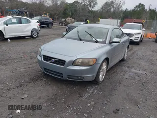 2007 Volvo C70 with VIN YV1MC68297J013040, listed as a IAAI auction lot 41616093 with 142,943 mi miles. Bid and sale history available at carsss.com. Image 2.