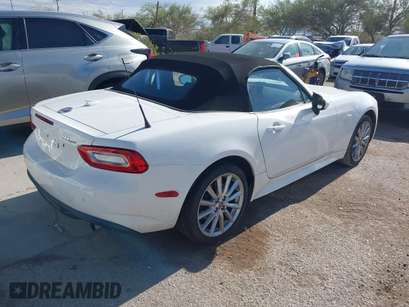 2018 FIAT 124 Spider Classica z VIN JC1NFAEKXJ0138258, wystawiony jako IAAI lot #42174771 z przebiegiem 42 867 mil mil oraz . Historia ofert i sprzedaży dostępna na DreamBid. Obrazek 4.
