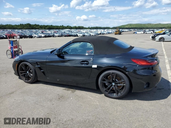 2024 BMW Z4 sDrive30i with VIN WBAHF3C09RWY35844, listed as a Copart auction lot 68285784 with 4,577 mi miles and Salvage Title. Bid and sale history available at carsss.com. Image 2.